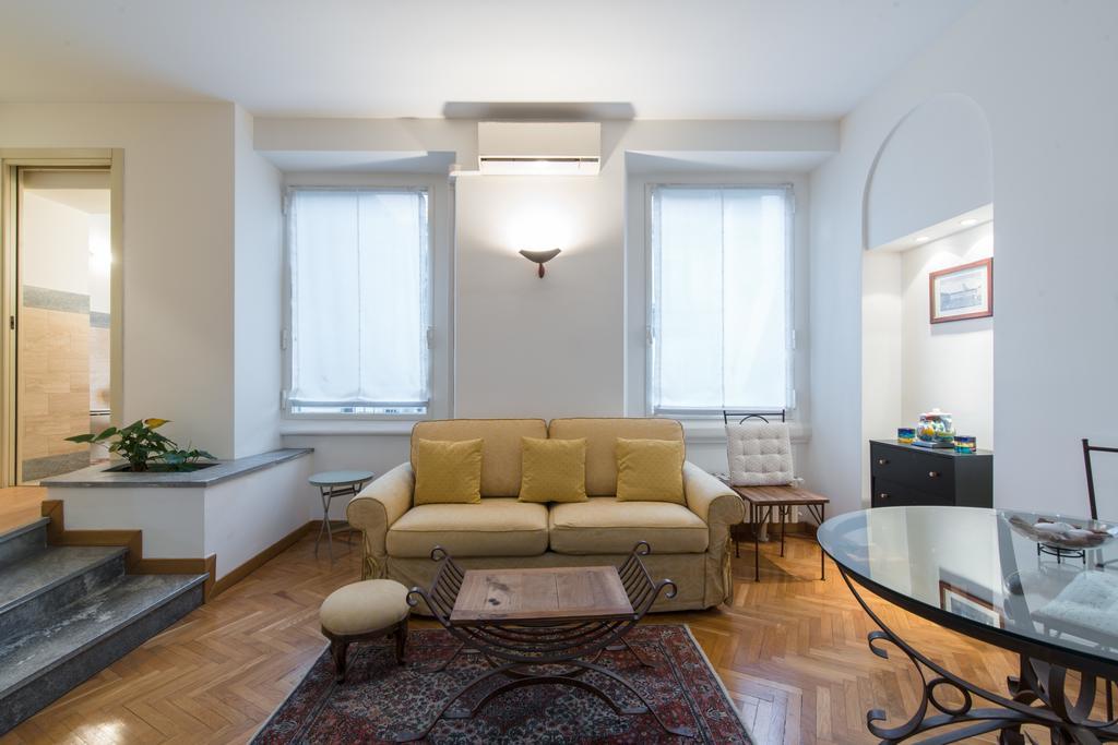 Duomo Open Space Apartment Milan Bagian luar foto